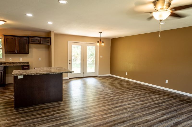 528 Peck Ave, Concordia, KS 66901