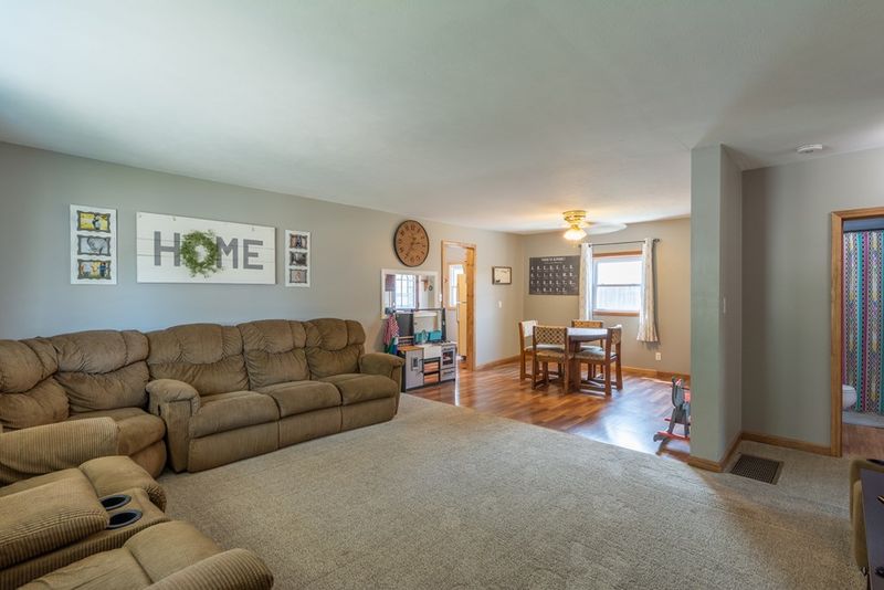 132 N Center Ave, Assaria, KS 67416