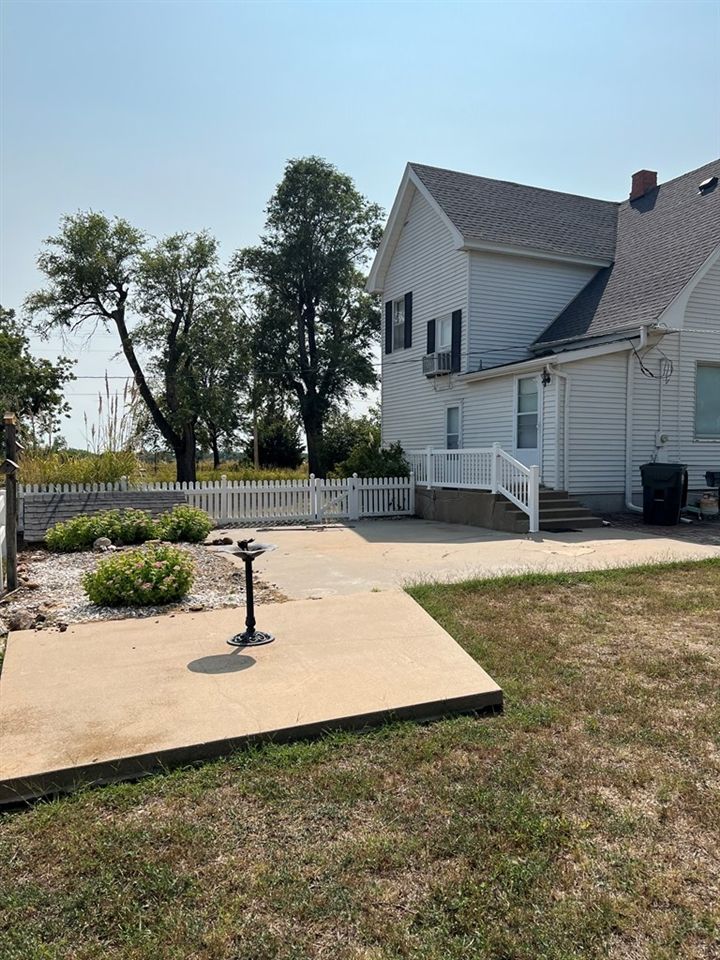 1164 W 2nd, Hoisington, KS 67544