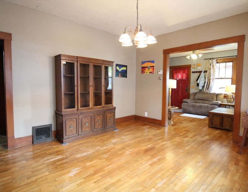 720 S 10th, Salina, KS 67401