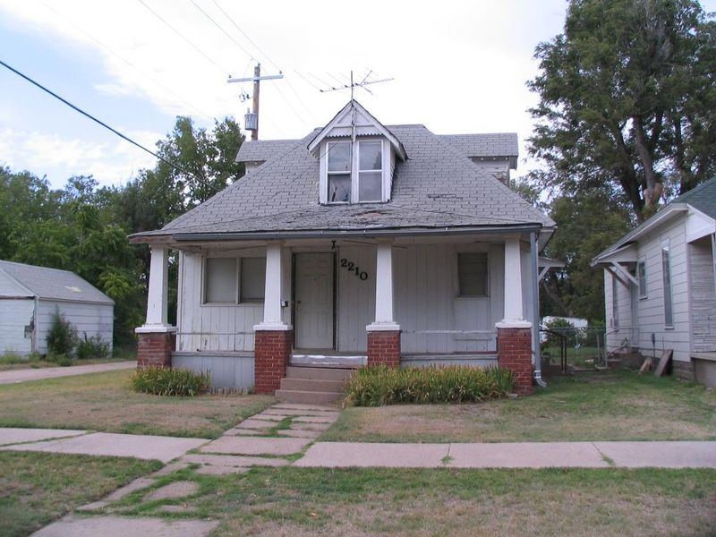 2210 12th St, Great Bend, KS 67530
