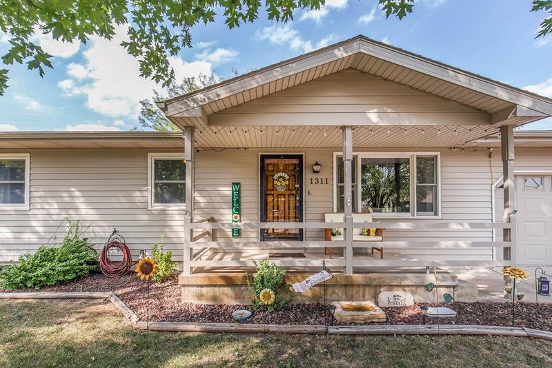 1311 Bradshaw, Salina, KS 67401