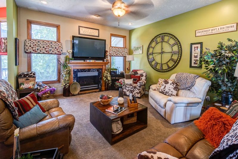 321 S Estates Dr, Salina, KS 67401