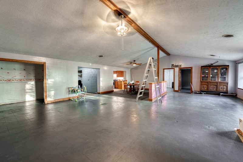 2286 29th Rd, Marquette, KS 67464