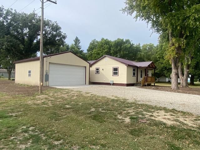 313 E 2nd, Chapman, KS 67431