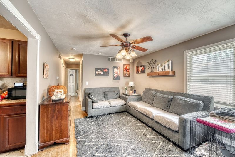 2513 Robin Rd, Salina, KS 67401