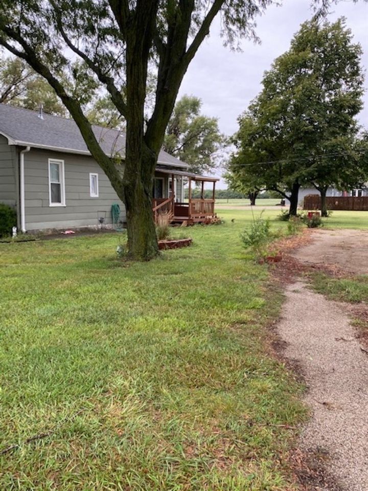 140 S Fairchild Rd, Assaria, KS 67416