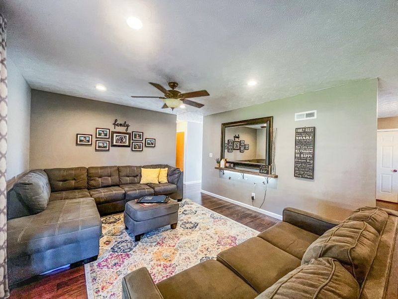 831 Scott, Salina, KS 67401