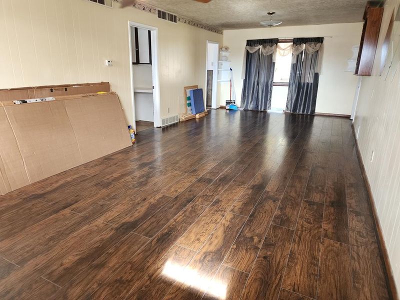 629 E 1st, Russell, KS 67665