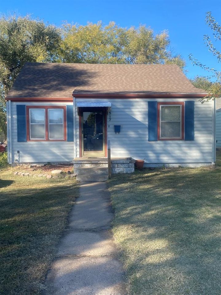 517 E Claflin Ave, Salina, KS 67401