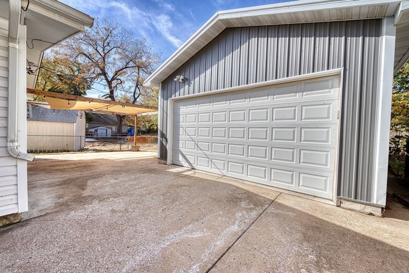 840 Sherman St, Salina, KS 67401