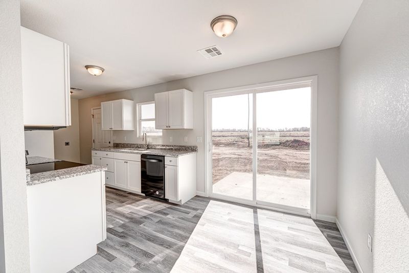 1128 Nautical Dr, Salina, KS 67401