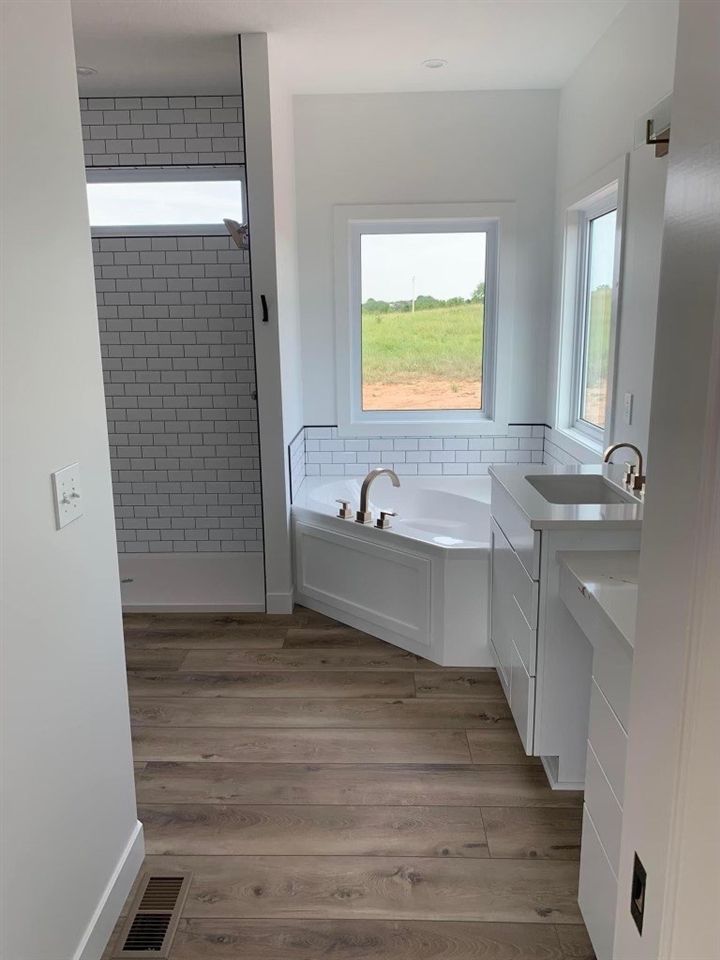 249 N 170th Rd, Bennington, KS 67422