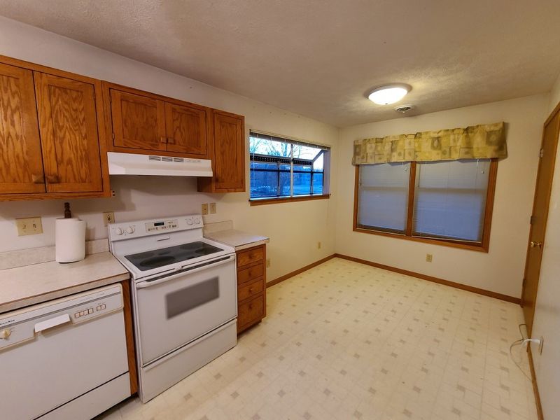 232 N Washington St, Lindsborg, KS 67456