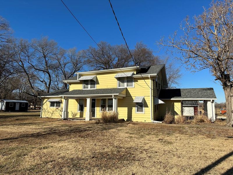 405 E Stimmel Rd, Salina, KS 67401