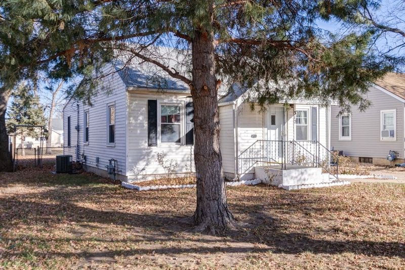 312 W Kirwin Ave, Salina, KS 67401