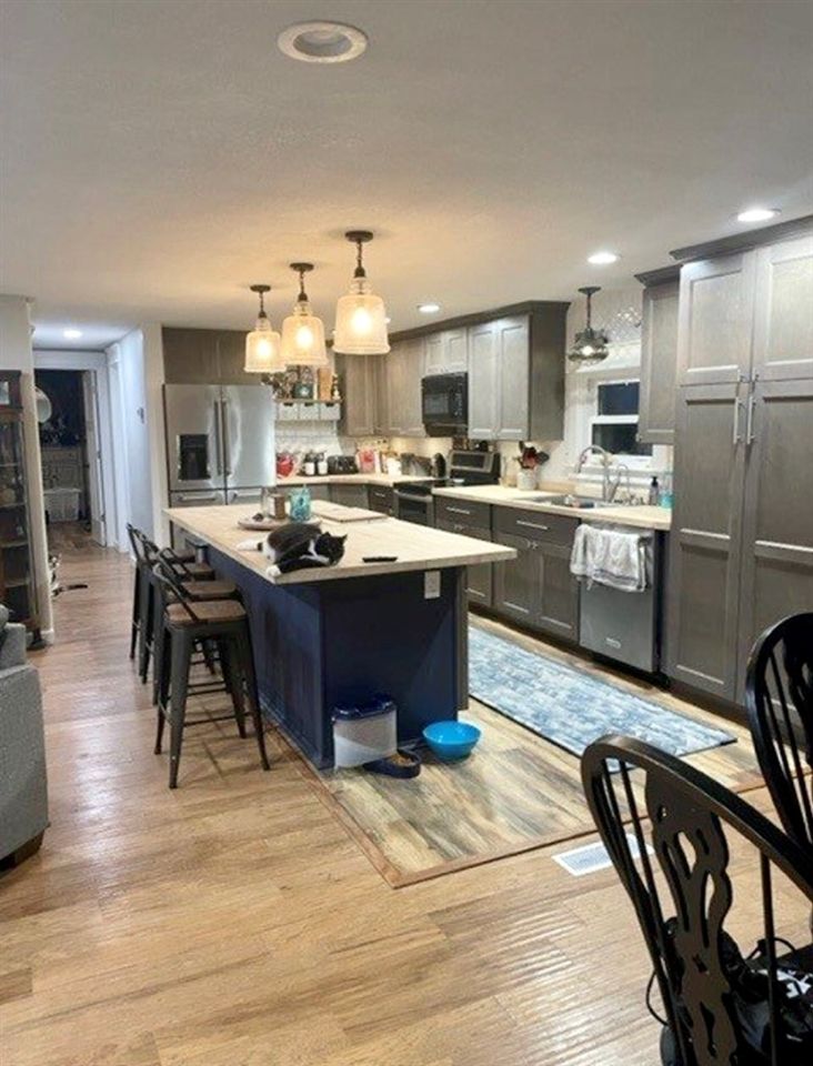 636 E Lakeview Dr, Great Bend, KS 67530