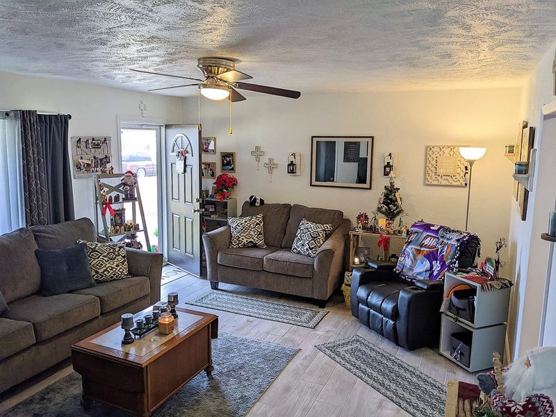 1329 Arapahoe Ave, Salina, KS 67401