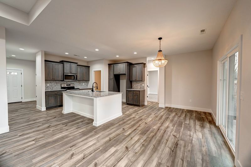 313 W 6th St, Solomon, KS 67480
