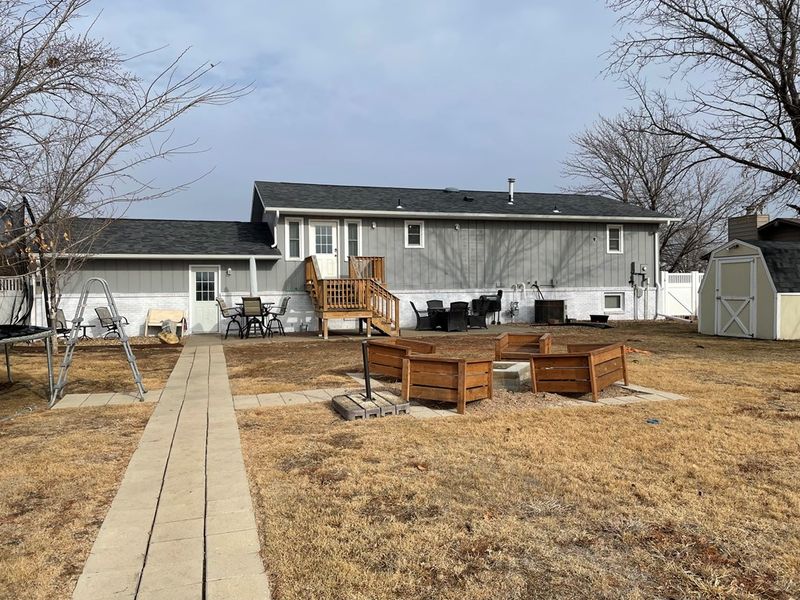 118 Cindy Dr, Russell, KS 67665