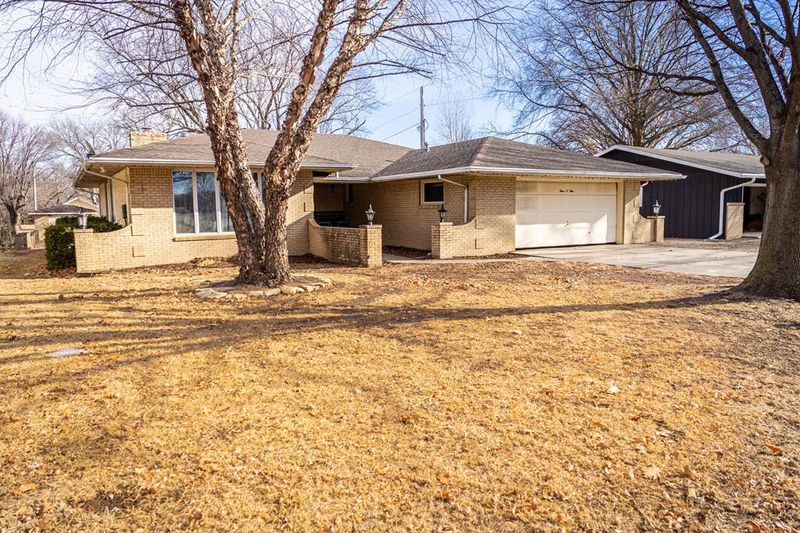 301 Grant, Clyde, KS 66938