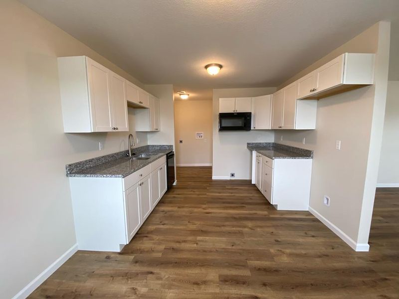 1103 Nautical Dr, Salina, KS 67401