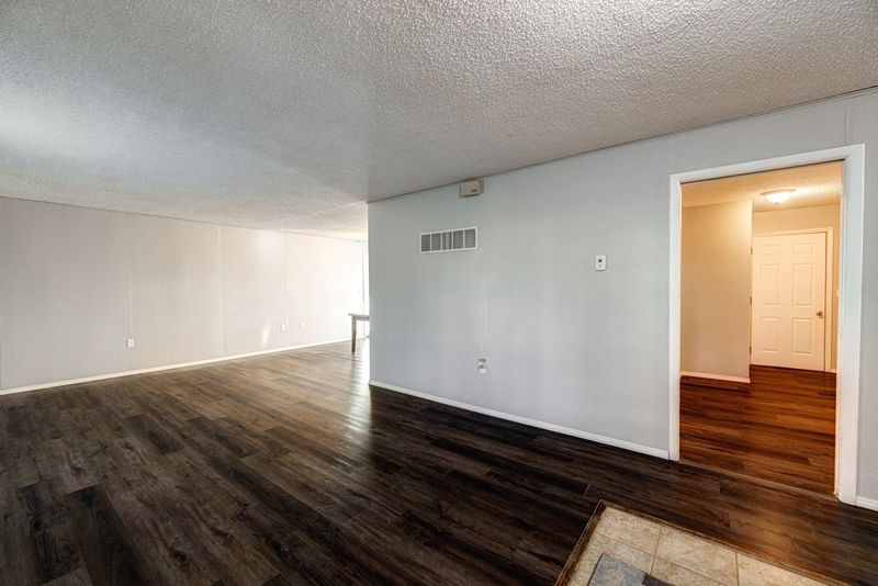 103 S Second Ave, Minneapolis, KS 67467
