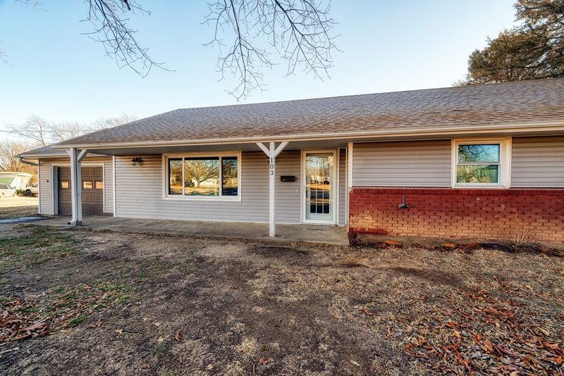 103 S Second Ave, Minneapolis, KS 67467