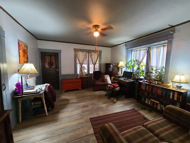 218 S Chestnut St, Lindsborg, KS 67456