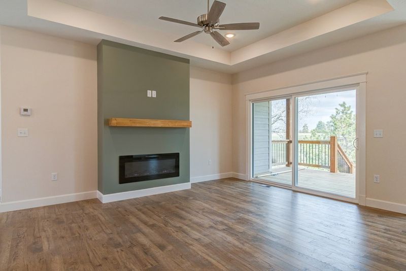 1209 Bentgrass Dr, Salina, KS 67401