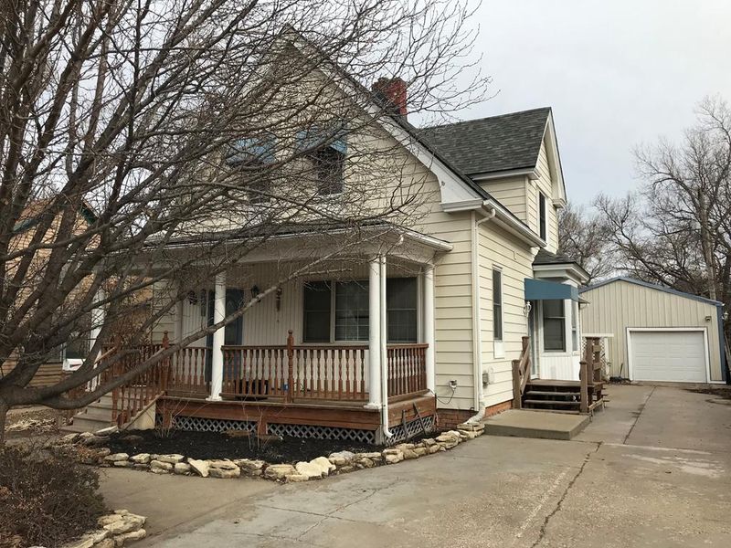 236 N 2nd St, Salina, KS 67401