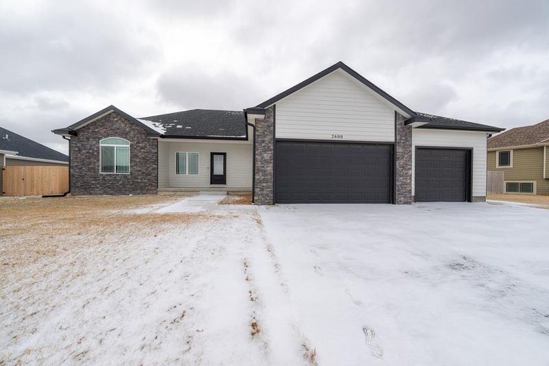 2600 Stonepost Ln, Salina, KS 67401