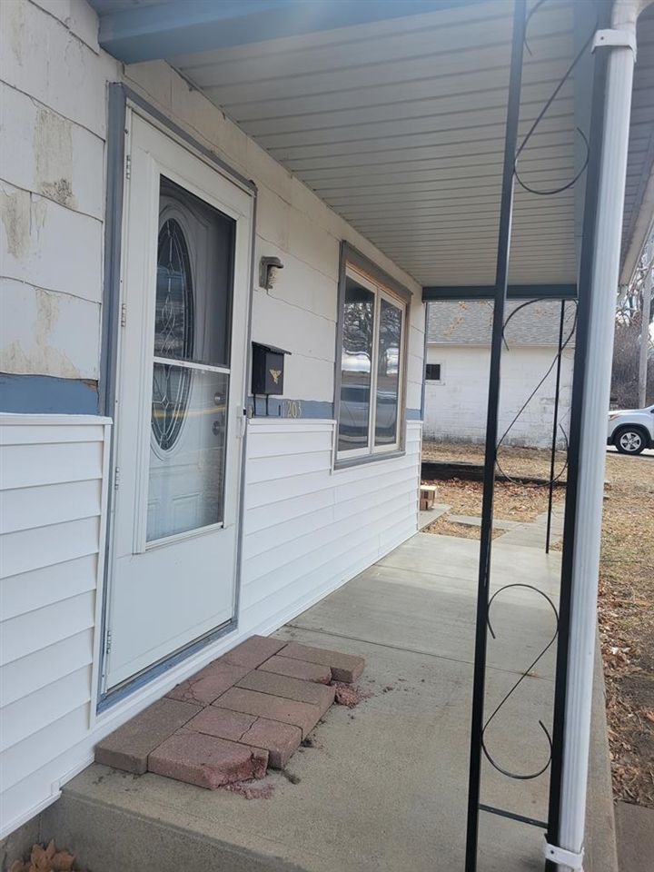 1203 Republican, Concordia, KS 66901