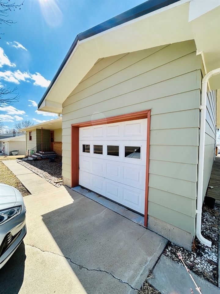 810 N 3rd St, Lincoln, KS 67455