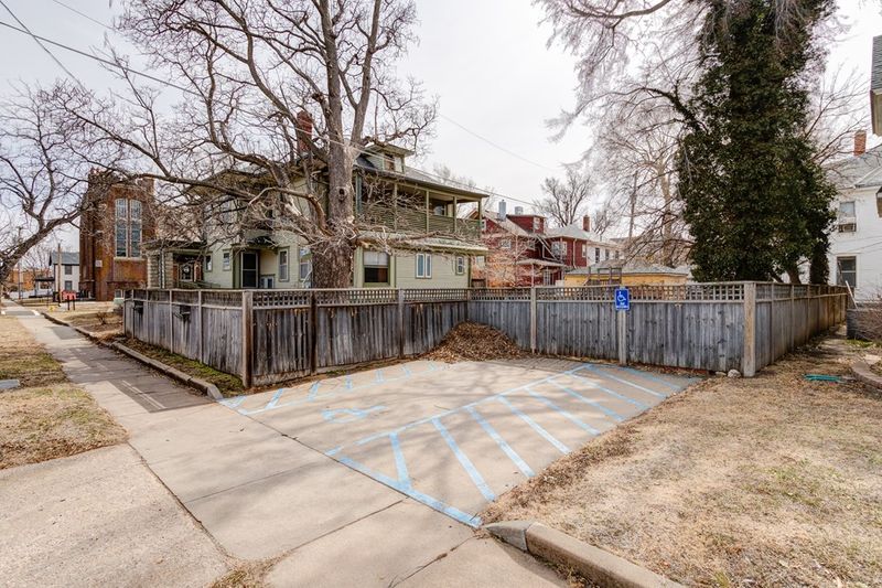 204 S 8th St, Salina, KS 67401