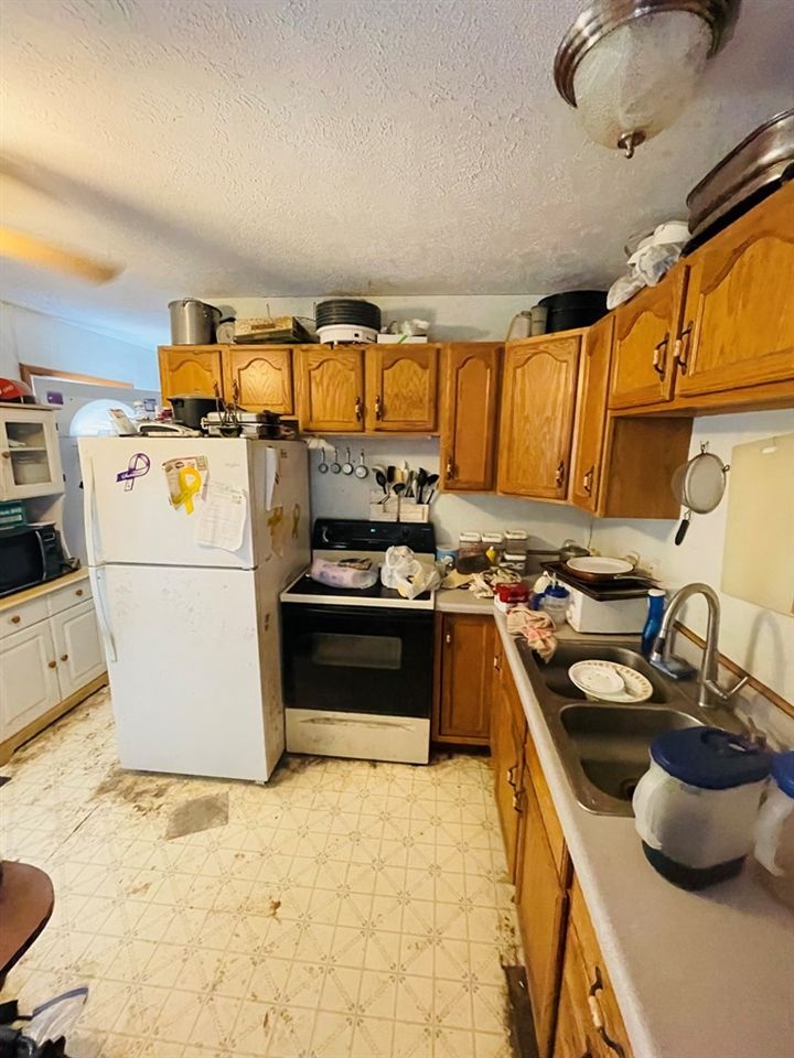 1920 Haskett, Salina, KS 67401