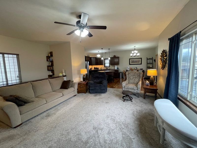 831 Rittgers Ln, Salina, KS 67401
