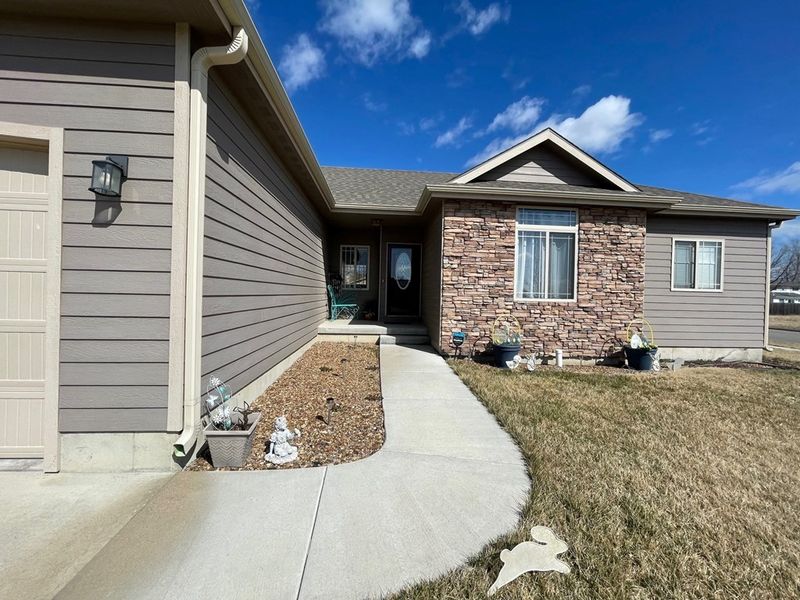 831 Rittgers Ln, Salina, KS 67401