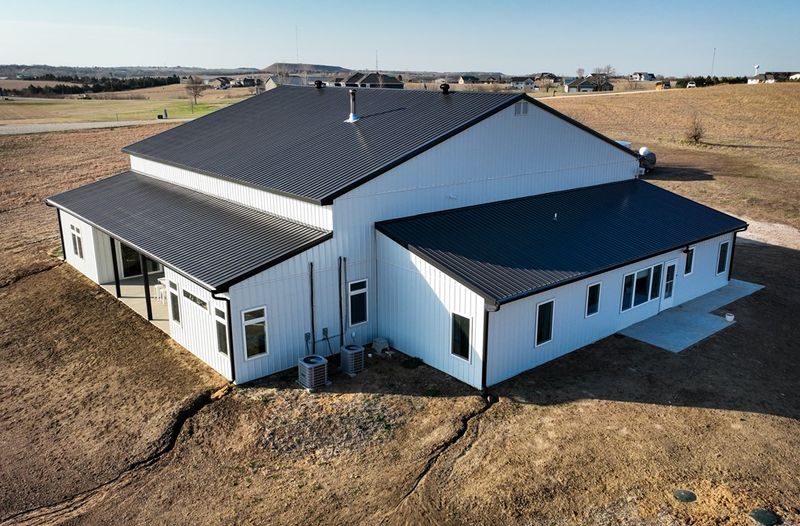 802 E Wild Bills Bluff, Salina, KS 67401