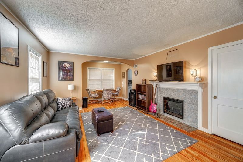 920 Sheridan St, Salina, KS 67401