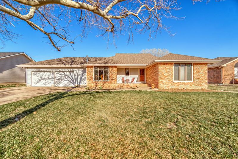 313 Seitz Dr, Salina, KS 67401