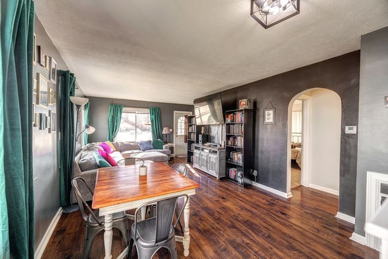 828 S 10th St, Salina, KS 67401