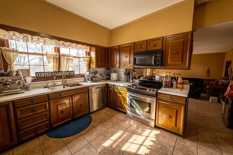 325 W 10th, Concordia, KS 66901