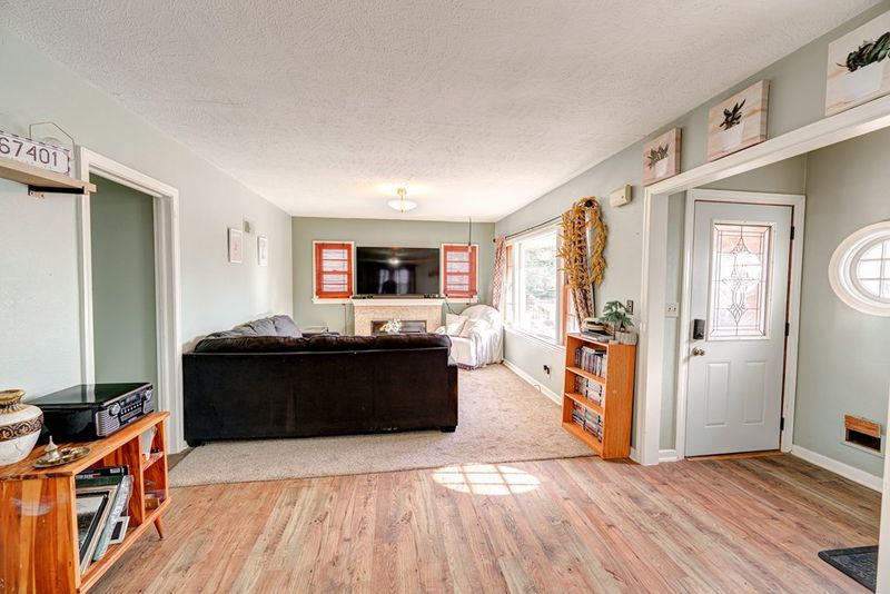 424 S Phillips Ave, Salina, KS 67401