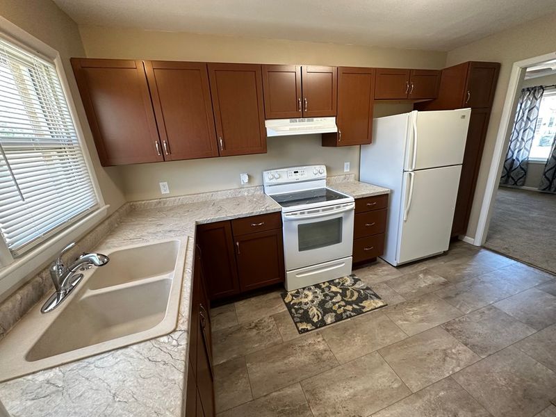 5212 Ridgeway Dr, Great Bend, KS 67530