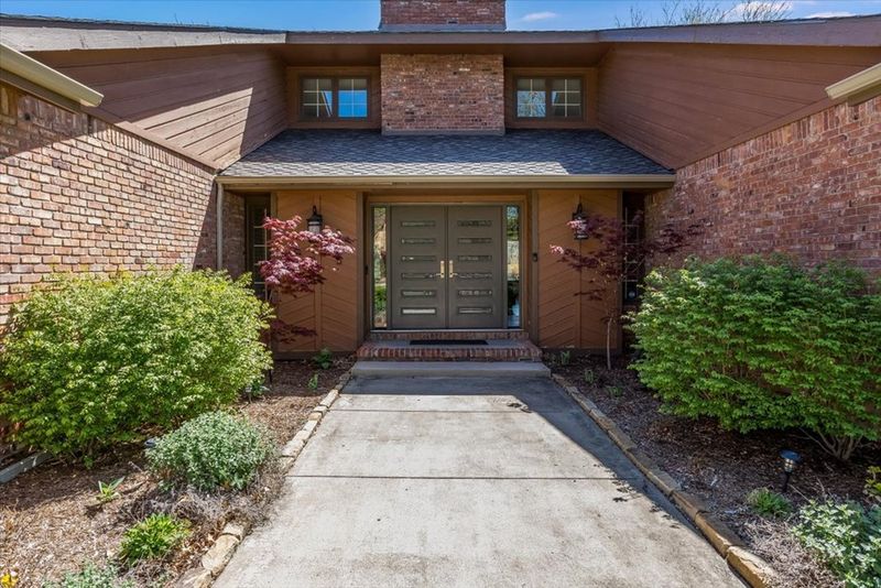 8915 E Windwood St, Wichita, KS 67226