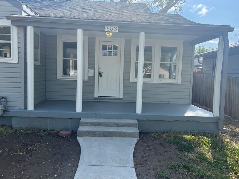 653 S 12th St, Salina, KS 67401