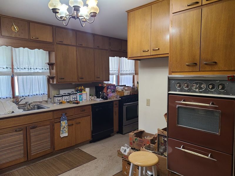 201 S Cedar St, Lindsborg, KS 67456