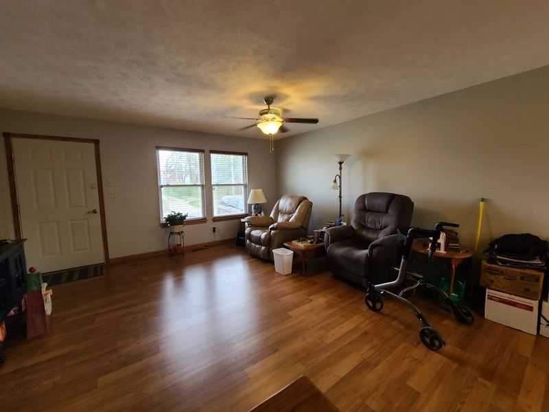215 E Columbus St, Lindsborg, KS 67456