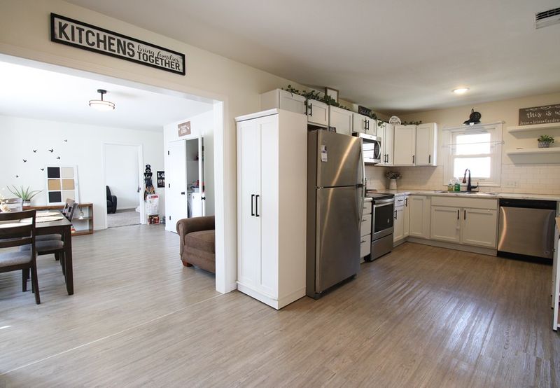 1408 Roach St, Salina, KS 67401